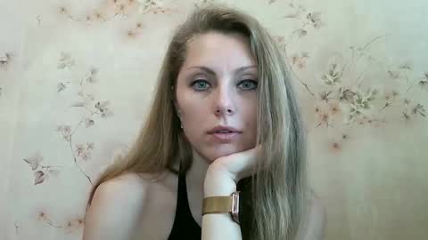 Snapshot of roxyfox18x01 chatting on February 2026 08:33:02 AM roxyfox18x01 online show from February 2026 08:33:02 AM