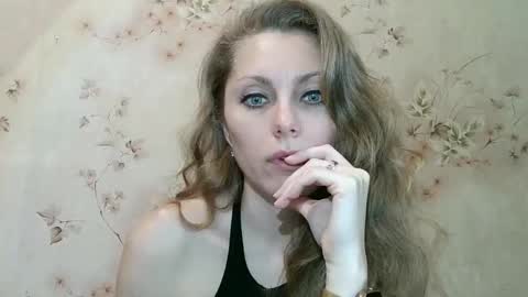 Snapshot of roxyfox18x01 chatting on February 2026 07:29:01 AM roxyfox18x01 online show from February 2026 07:29:01 AM