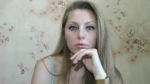 Snapshot of roxyfox18x01 chatting on March 2026 11:01:02 AM roxyfox18x01 online show from March 2026 11:01:02 AM