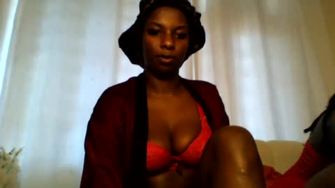 Snapshot of royal_petite10 chatting on June 2026 11:15:01 AM kate online show from June 2026 11:15:01 AM