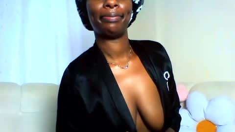 Snapshot of royal_petite10 chatting on July 2026 11:17:01 AM kate online show from July 2026 11:17:01 AM