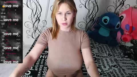 Snapshot of royangela chatting on November 2025 06:05:01 AM angela online show from November 2025 06:05:01 AM