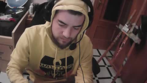 royer04 online show from November 2025 02:20:01 AM