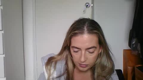 rubyredxxxoxxx online show from November 2025 01:00:02 PM