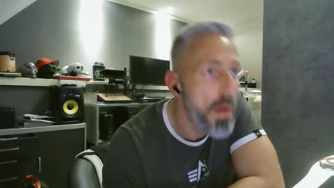 Snapshot of ruffi77 chatting on January 2025 12:20:02 PM Chico que rico Caliente online show from January 2025 12:20:02 PM