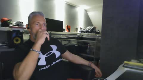 Snapshot of ruffi77 chatting on January 2025 11:34:02 PM Chico que rico Caliente online show from January 2025 11:34:02 PM