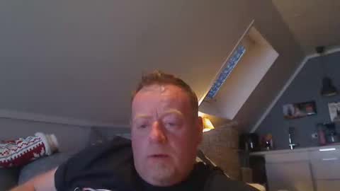 Snapshot of runepetter chatting on May 2026 08:18:02 PM bignorwegian online show from May 2026 08:18:02 PM