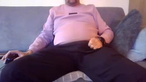 runner_1978 online show from December 2024 07:58:01 AM