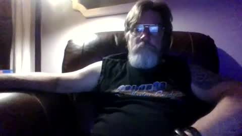 Snapshot of runningaround60 chatting on December 2024 02:41:01 AM runningaround60 online show from December 2024 02:41:01 AM