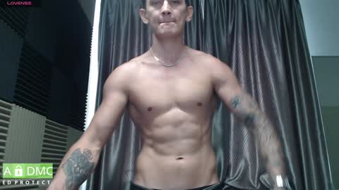 Snapshot of rustynf1tz chatting on January 2025 03:04:02 AM MillionDollarGuy online show from January 2025 03:04:02 AM