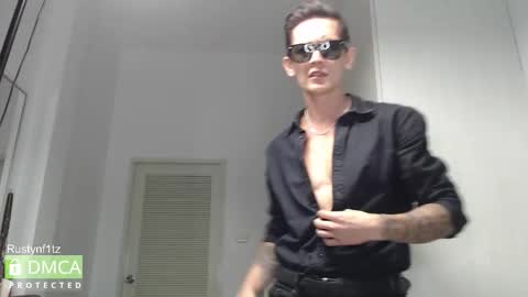 Snapshot of rustynf1tz chatting on September 2025 01:00:02 PM MillionDollarGuy online show from September 2025 01:00:02 PM
