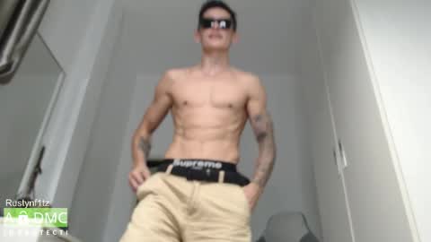 Snapshot of rustynf1tz chatting on October 2025 04:27:02 PM MillionDollarGuy online show from October 2025 04:27:02 PM