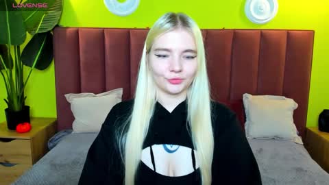 Snapshot of ruthbryant chatting on November 2025 12:44:01 AM ruthbryant online show from November 2025 12:44:01 AM