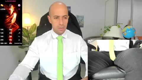 ryan_master_ online show from December 2024 01:03:01 PM