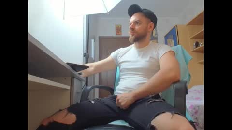 Ryanstone  online show from November 2025 05:06:01 AM