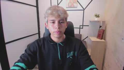 ryderstone_ online show from October 2025 04:35:02 AM