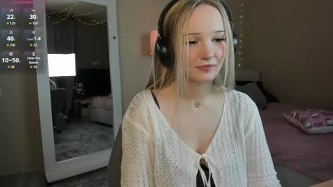 Snapshot of s0ftlyblessed chatting on November 2025 01:39:02 PM Ashley online show from November 2025 01:39:02 PM