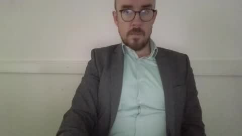 s_i_q online show from September 2025 07:32:02 AM