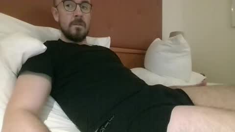 s_i_q online show from October 2025 07:14:02 PM