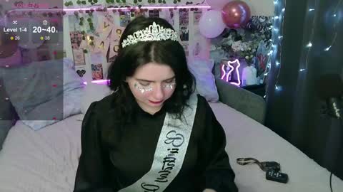 Snapshot of s_katekisa_ss chatting on December 2024 11:45:01 PM Kate online show from December 2024 11:45:01 PM