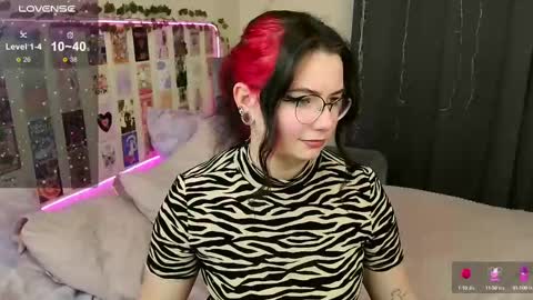 Snapshot of s_katekisa_ss chatting on February 2025 08:04:01 AM Kate online show from February 2025 08:04:01 AM