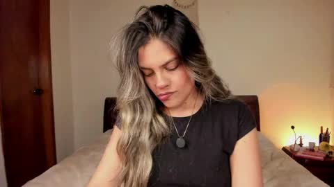 Snapshot of s_u_n_r_i_s_e_e chatting on May 2026 03:45:02 AM Leslie Beltrn online show from May 2026 03:45:02 AM