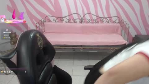 Sabrina online show from November 2025 01:10:01 PM