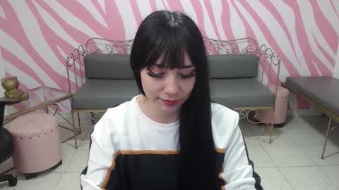 Sabrina online show from November 2025 01:04:02 PM