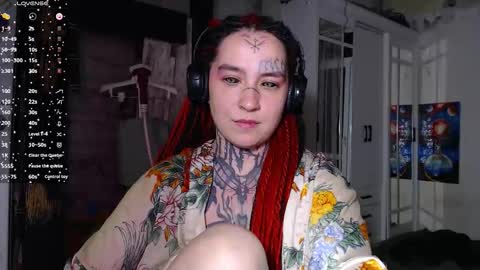 Lilith Solar online show from November 2025 07:03:01 PM