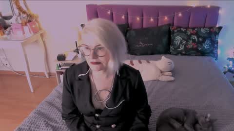 Sabrina MacMarren online show from December 2024 04:30:01 PM