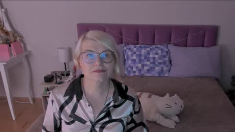 Sabrina MacMarren online show from January 2025 04:28:02 PM