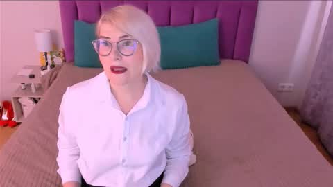 Sabrina MacMarren online show from November 2025 07:57:01 AM