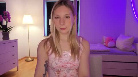 Snapshot of sabrinarose_x chatting on February 2025 11:25:02 AM Sabrina Rose online show from February 2025 11:25:02 AM