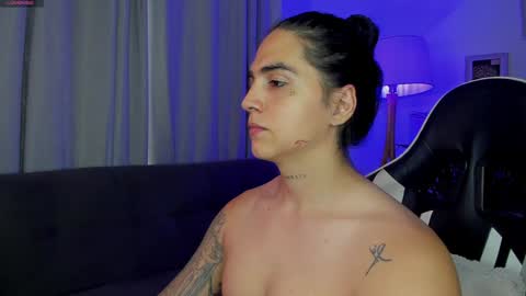 Im CryDuran    Instagram   CryDuraann  online show from January 2025 07:53:02 PM