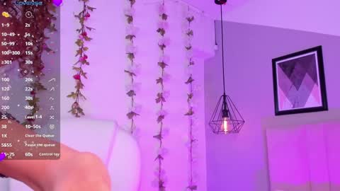 Sophie online show from February 2025 07:52:02 PM