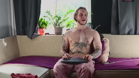 Adam online show from September 2025 01:38:01 PM