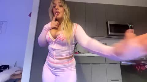 Shaina Blue online show from November 2025 03:50:02 AM