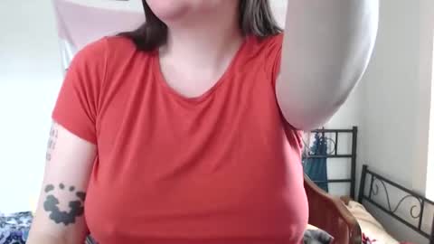 saggiemaggie online show from December 2025 02:21:01 PM