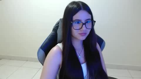 Sahaliefox  online show from November 2025 09:37:01 PM