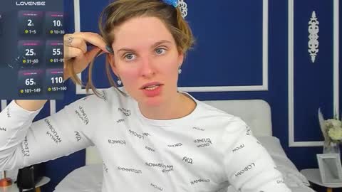 Adel online show from October 2025 12:38:02 PM