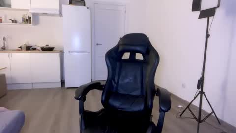 Sofia online show from March 2025 09:25:02 PM