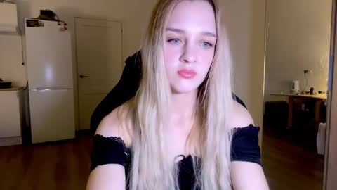 Sofia online show from October 2025 07:03:02 PM