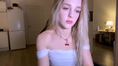 Sofia online show from November 2025 08:30:01 PM