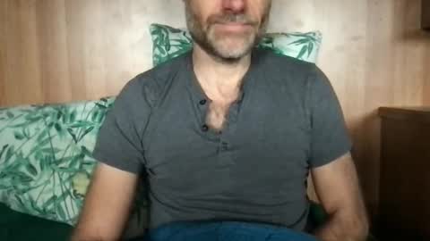 Snapshot of saint009 chatting on October 2025 11:43:01 AM saint009 online show from October 2025 11:43:01 AM