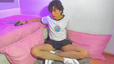 saint_dark online show from November 2025 02:50:01 PM