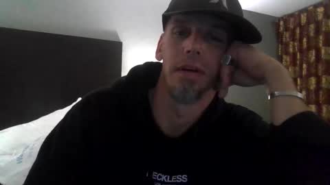 Snapshot of saintchriss chatting on November 2025 01:59:01 AM saintchriss online show from November 2025 01:59:01 AM