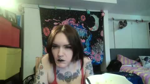 salemsslut online show from February 2025 05:29:01 PM