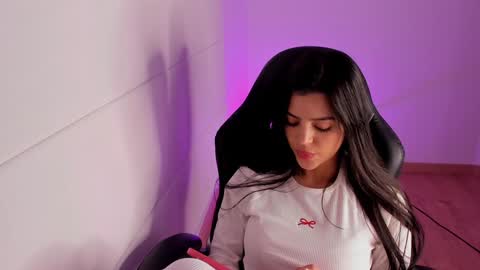 Snapshot of salomee_11 chatting on December 2024 04:18:01 AM salo online show from December 2024 04:18:01 AM