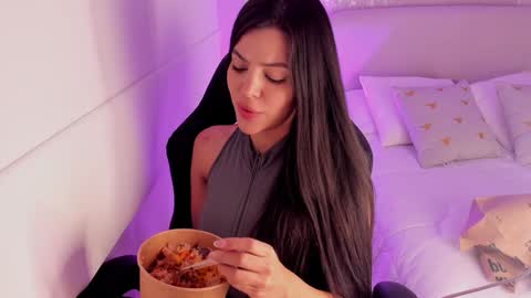 Snapshot of salomee_11 chatting on January 2025 07:53:01 PM salo online show from January 2025 07:53:01 PM