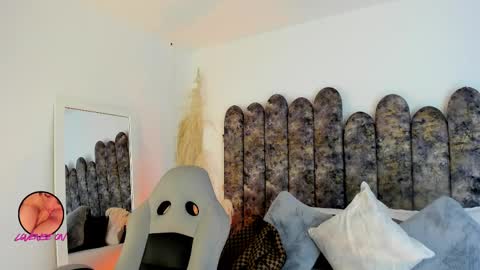 Salome online show from October 2025 11:02:01 PM